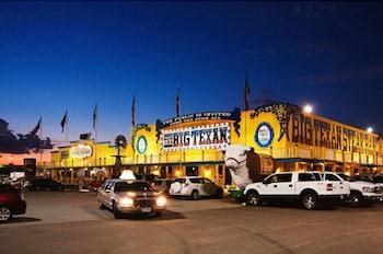 THE BIG TEXAN MOTEL