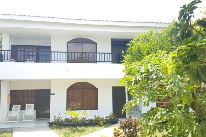 Apartamentos Turisticos DoÃ±a Flor
