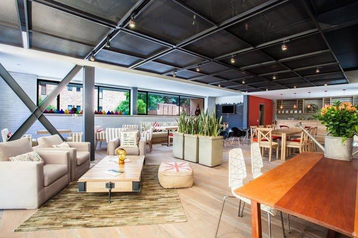 Hotel Mika 70 Suites photo 2
