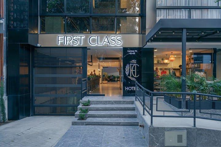 First Class Hotel photo 1