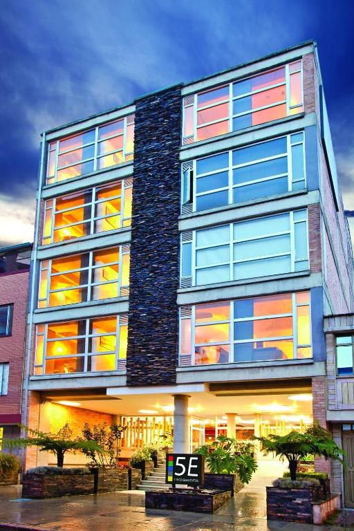 Hotel 5 Elementos Corferias by HBP photo 2