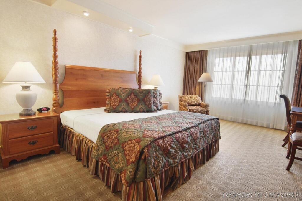 Bay Landing Hotel photo 2
