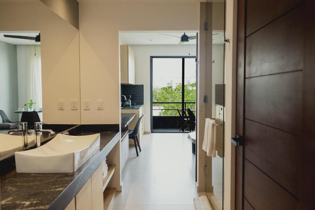 PHANTOM SUITES by Phantom Divers photo 3