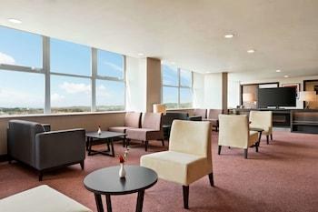 RAMADA BY WYNDHAM EAST KILBRIDE photo 1