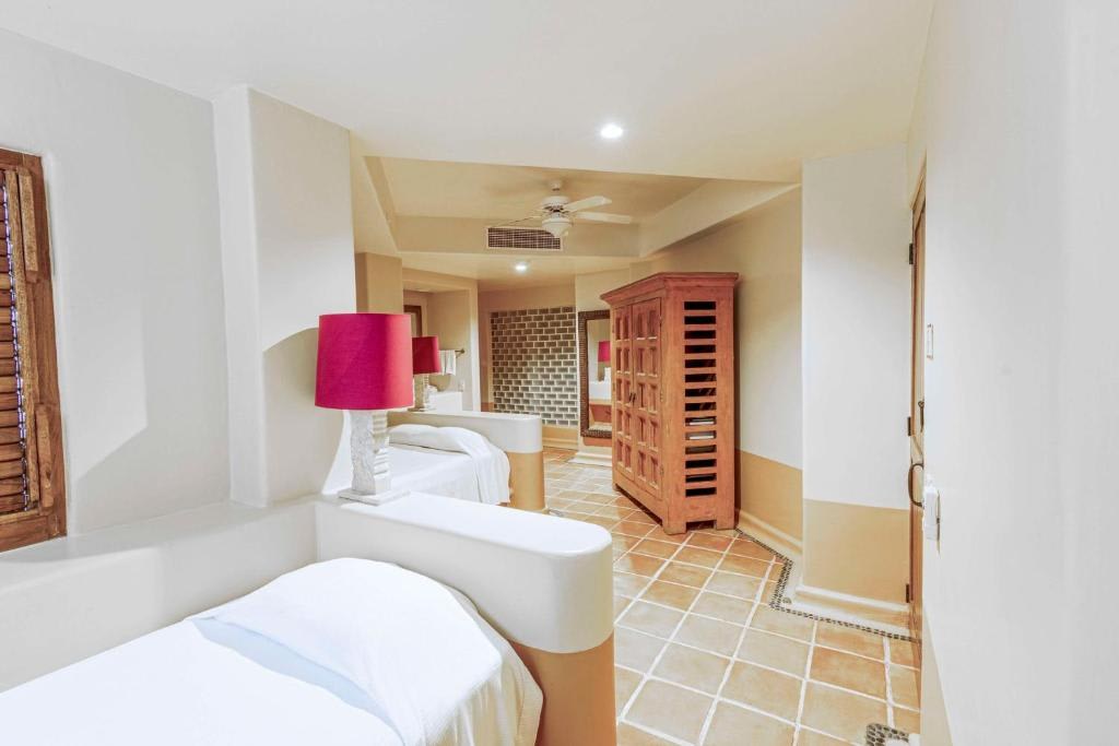 Hilton Grand Vacations Club Zihuatanejo photo 3