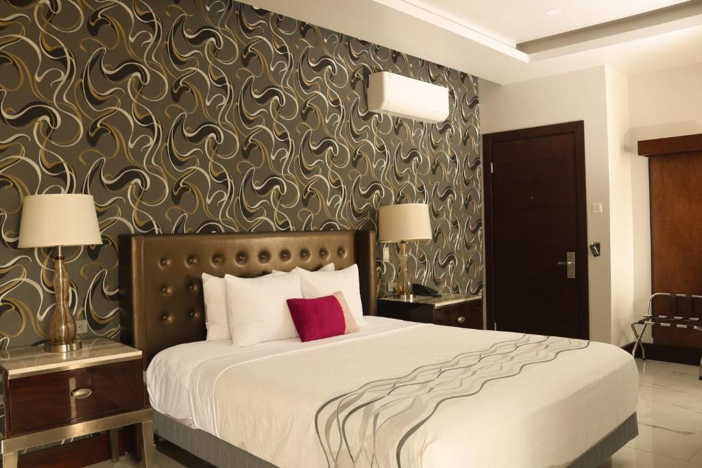 Hotel West Plaza photo 2
