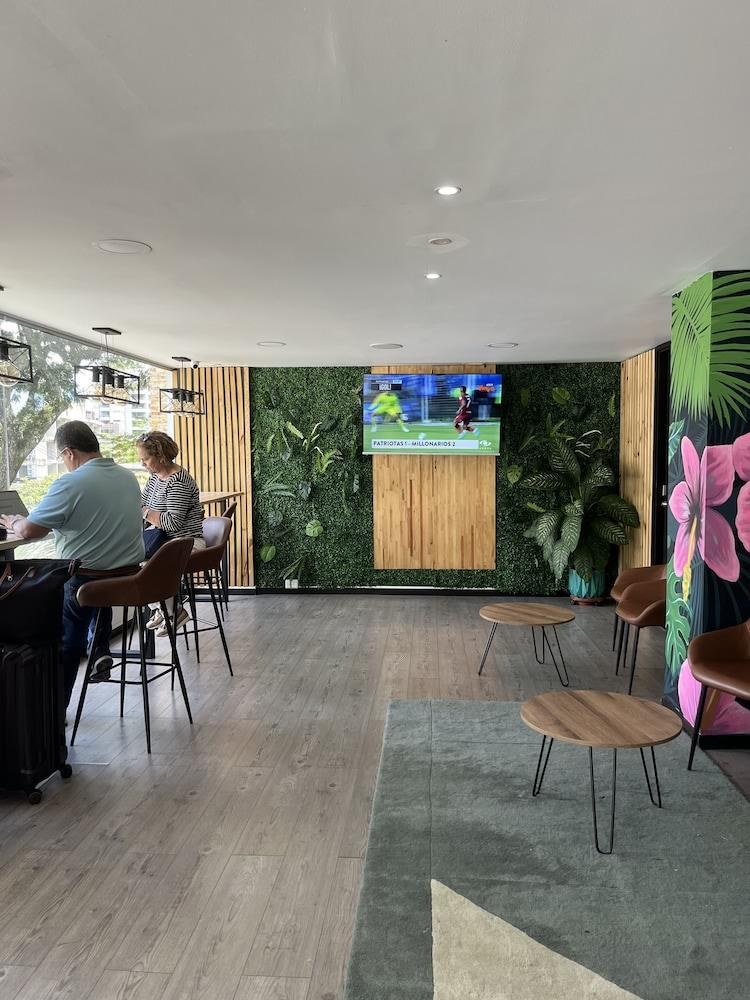 Hotel Greenview Medellin photo 4