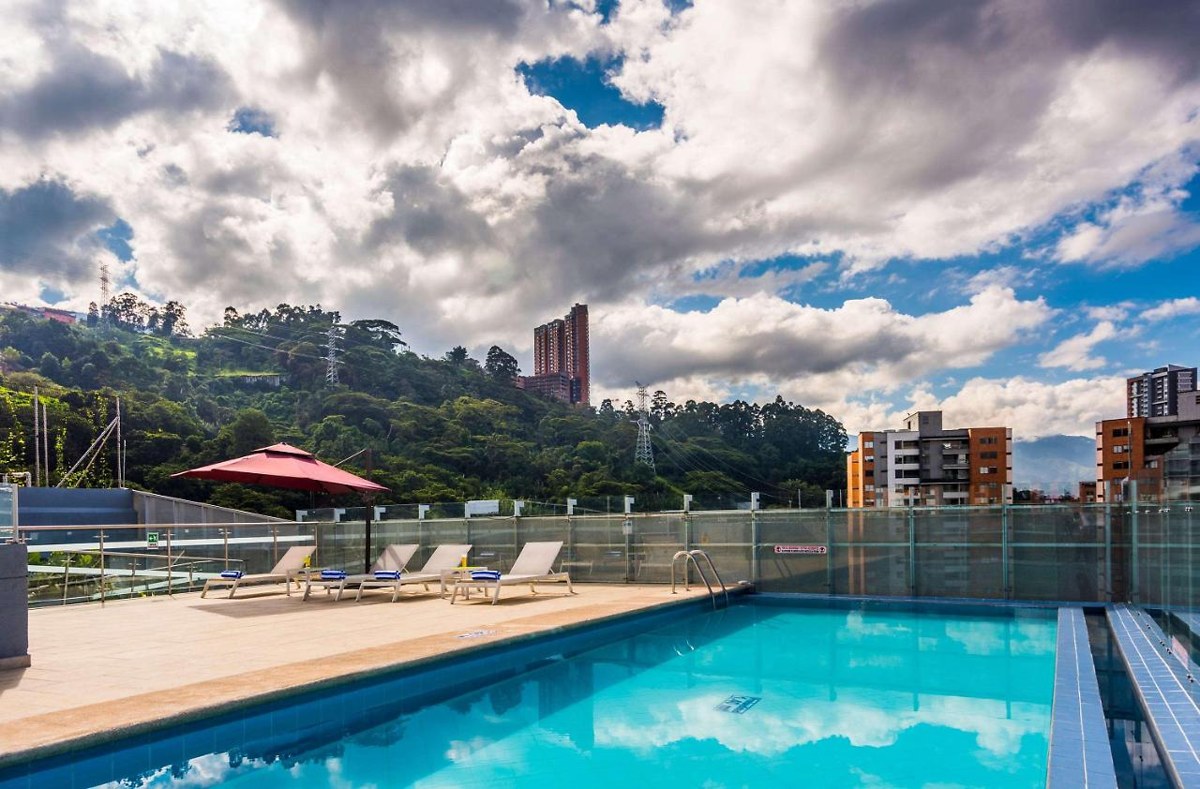 La Quinta by Wyndham Medellin photo 2