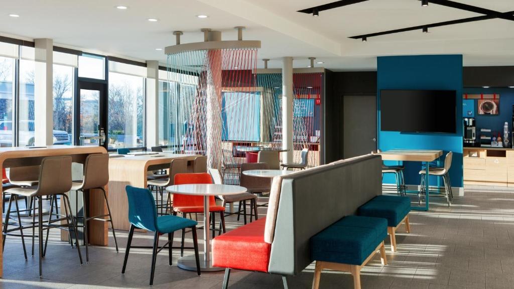 avid hotel Brooklyn Dyker Heights by IHG photo 3