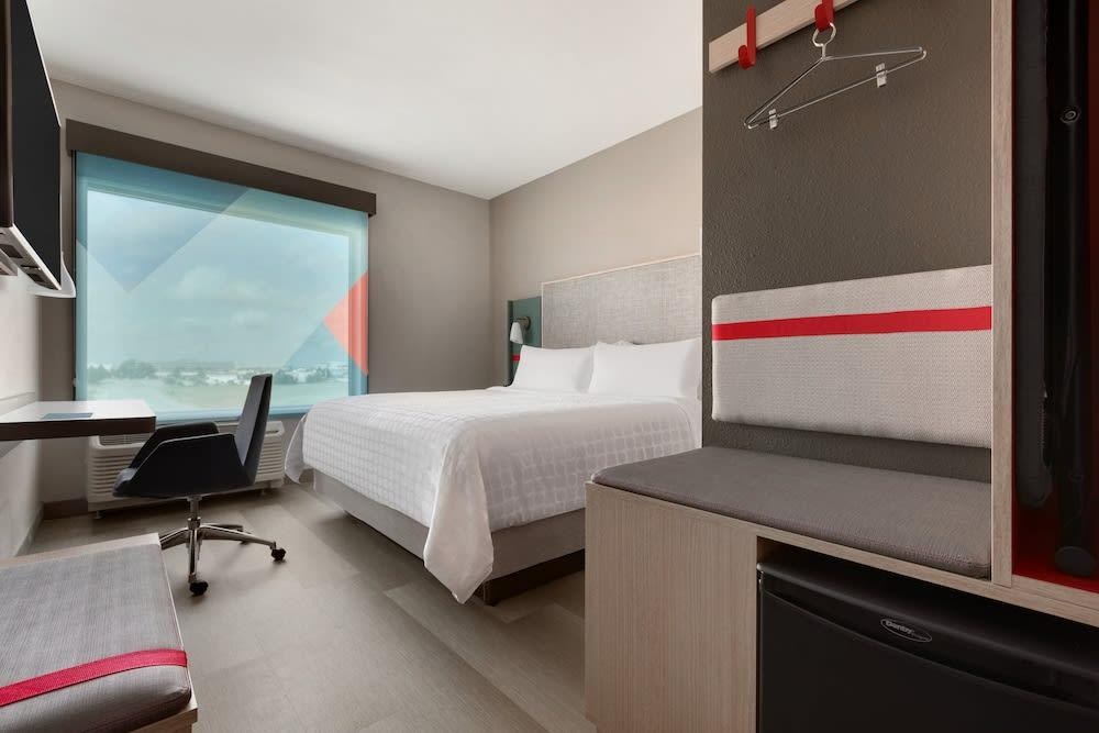 Avid Hotels Orlando International Airport by IHG photo 3