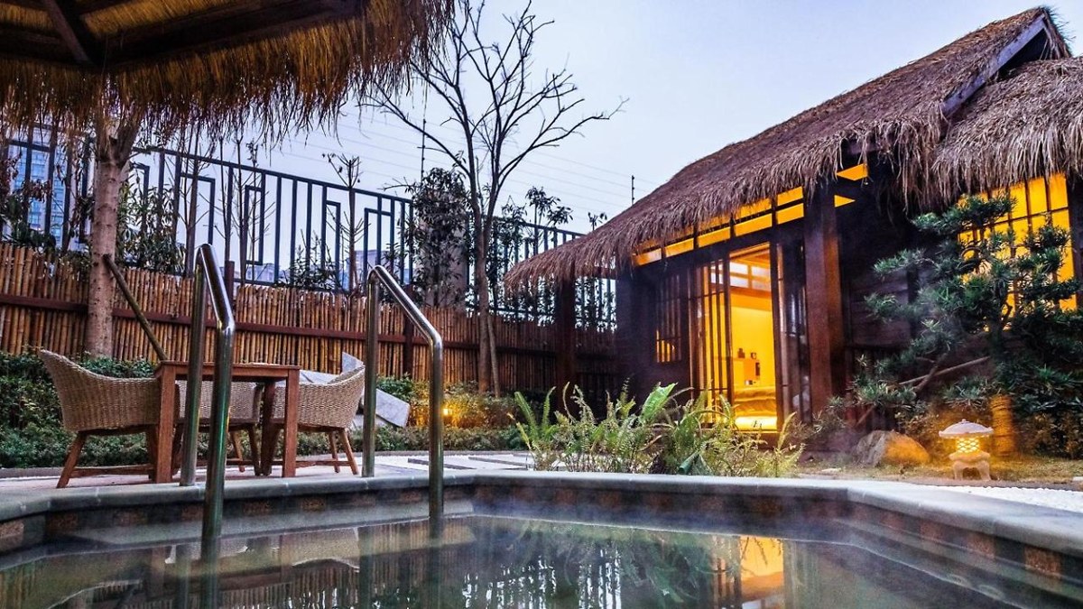 HOLIDAY INN EXPRESS CHENGDU WENJIANG HOTSPRING photo 2