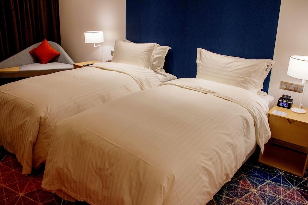 HOLIDAY INN EXPRESS SHANGHAI SONGJIANG FANGTA photo 4