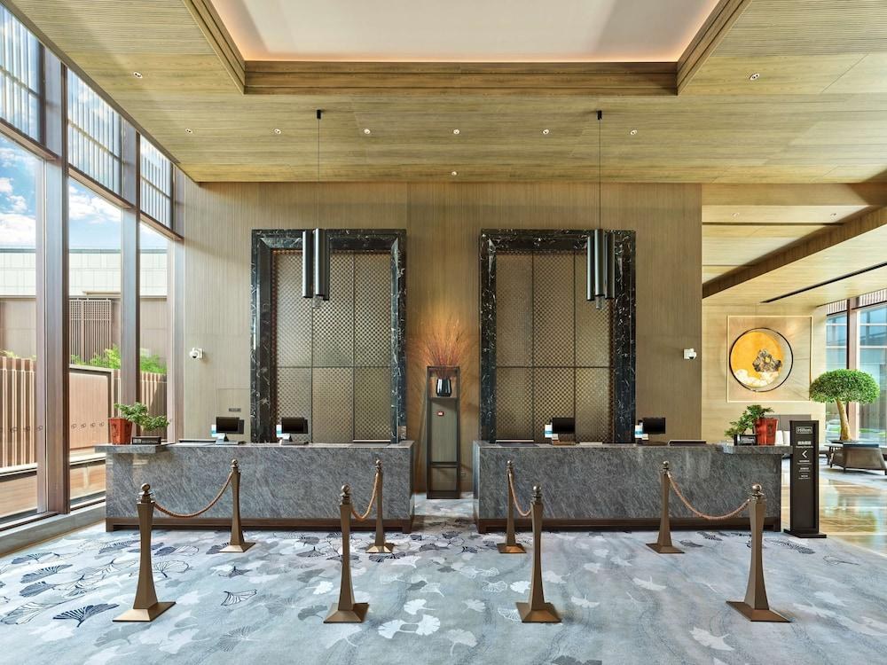 Hilton Shanghai Songjiang Guangfulin photo 1