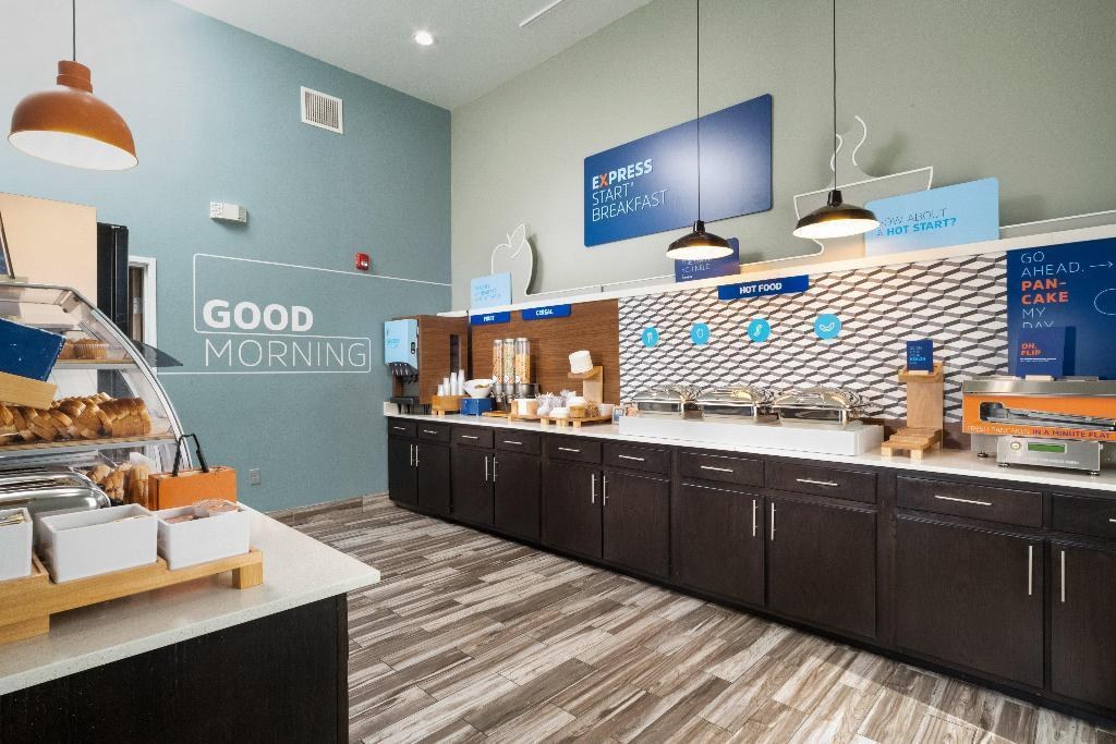 Holiday Inn Express And Suites- Memphis Arpt Elvis Presley Blv