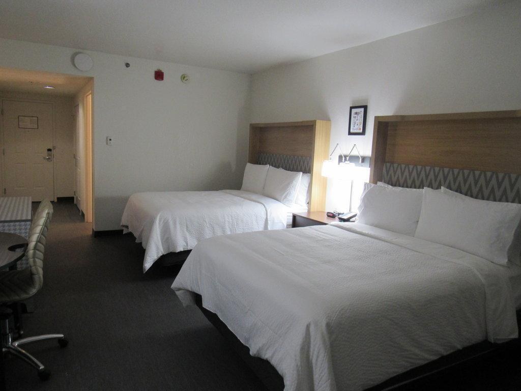 HOLIDAY INN ORLANDO INTL DRIVE¿CONV CENTER photo 2