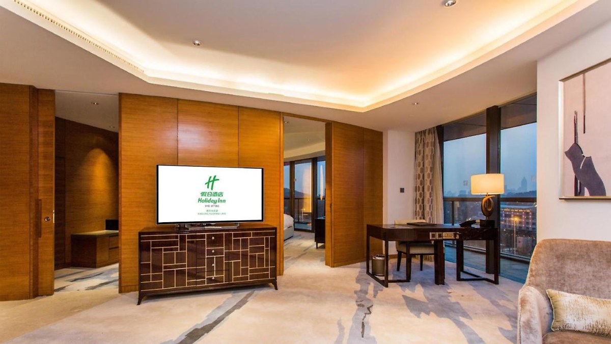 HOLIDAY INN NANJING XUANWU LAKE photo 3