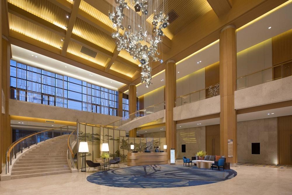 HOLIDAY INN KUNSHAN HUAQIAO photo 3
