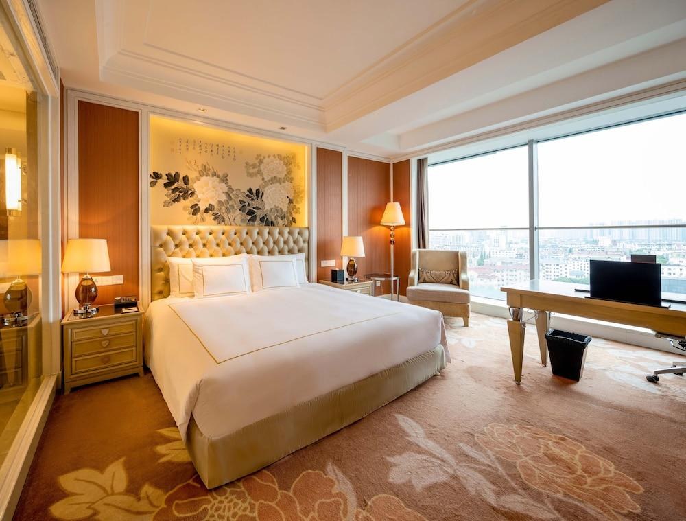 Tonino Lamborghini Hotel Kunshan City Center - Package photo 4