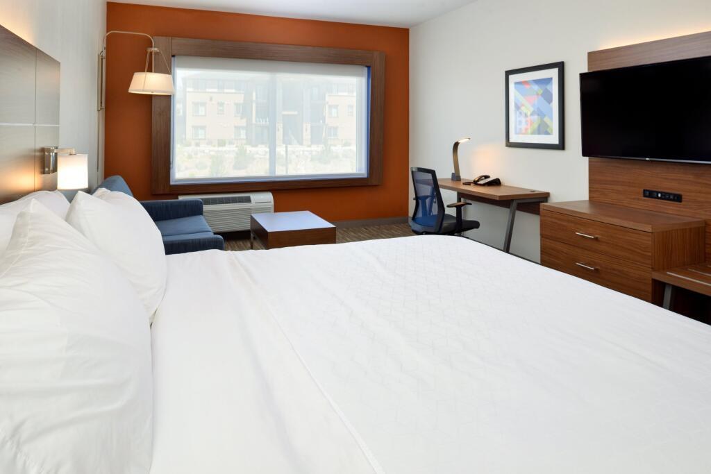 Holiday Inn Express & Suites Elko by IHG photo 1