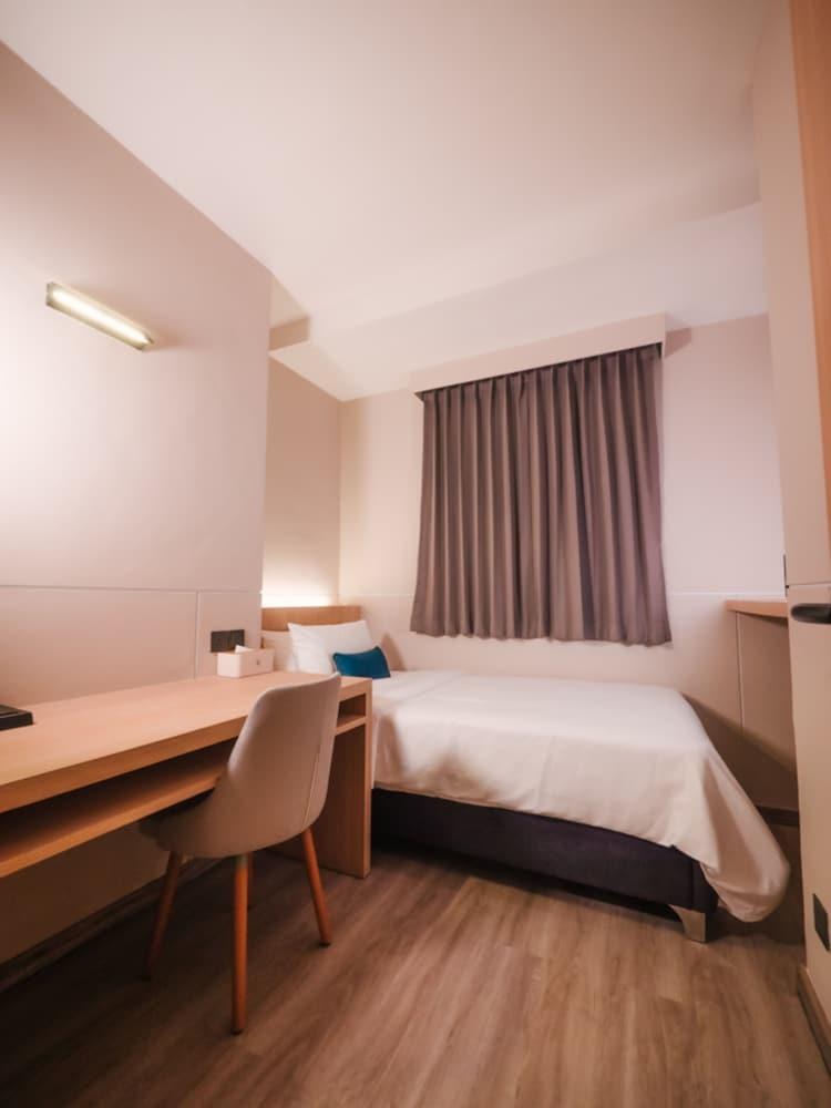 56 Hotel photo 4