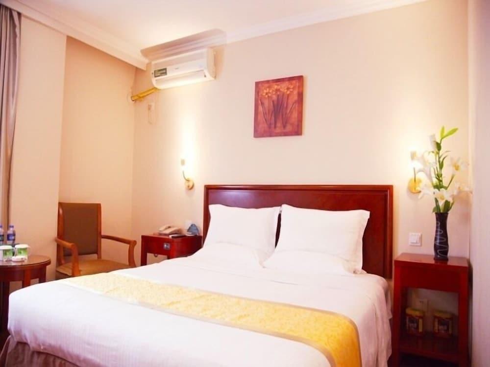 VX Shanghai Railway Station Hotel photo 2
