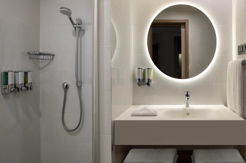 Hampton by Hilton Istanbul Merter photo 3
