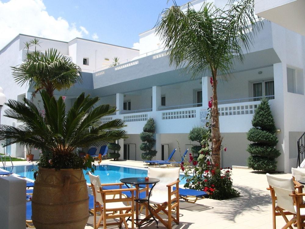 Emerald Hotel photo 2