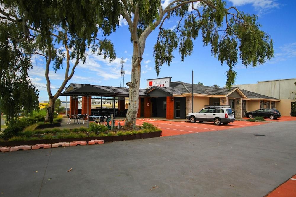Gallery Hotel
