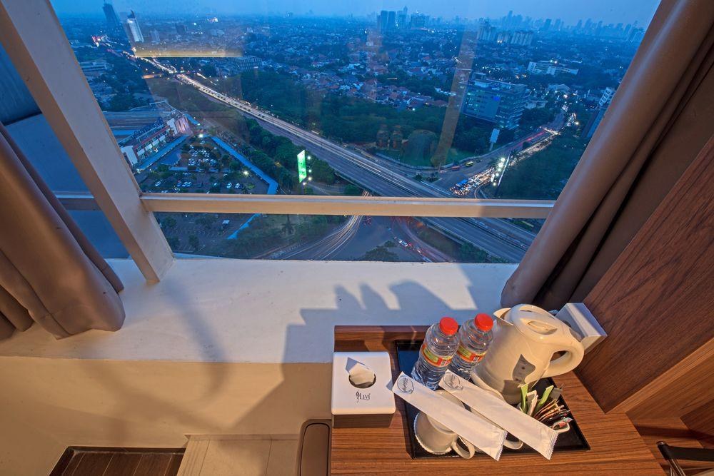 Grand Whiz Hotel Poins Simatupang Jakarta photo 1