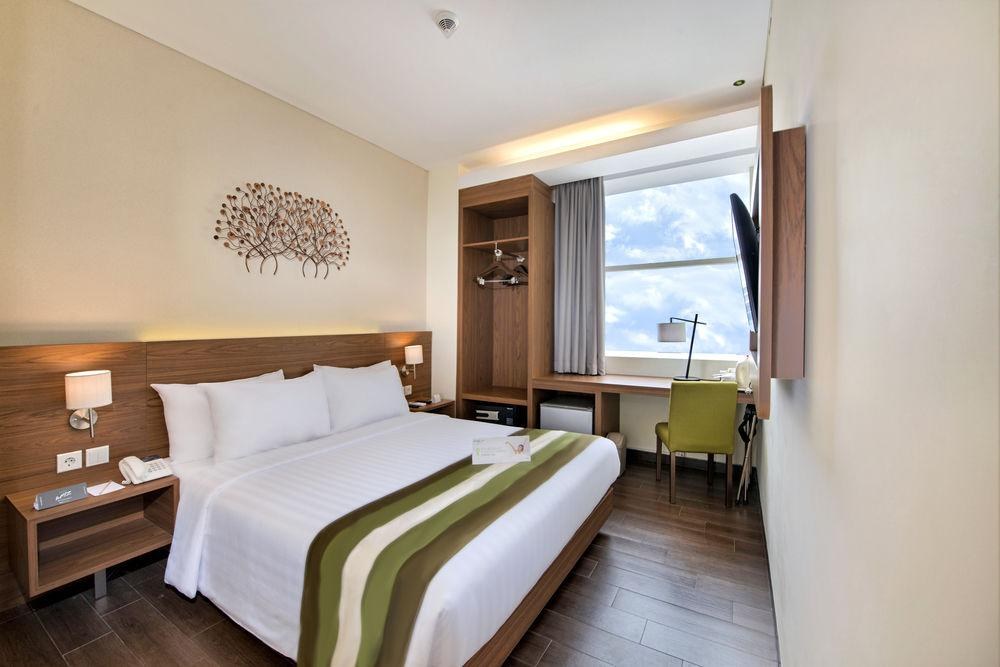 Grand Whiz Hotel Poins Simatupang Jakarta photo 2
