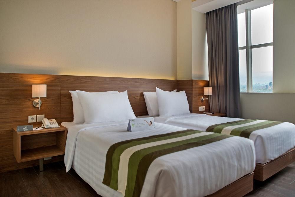 Grand Whiz Hotel Poins Simatupang Jakarta photo 3