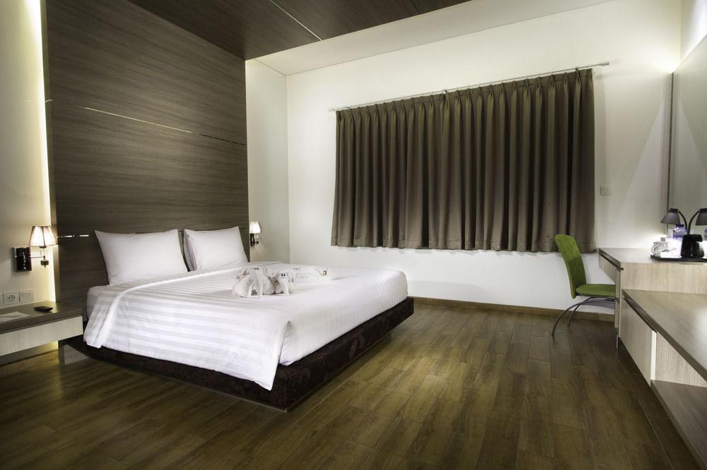 Whiz Prime Hotel Kelapa Gading photo 1