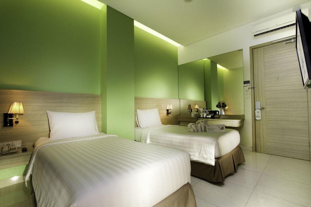 Whiz Prime Hotel Kelapa Gading photo 2