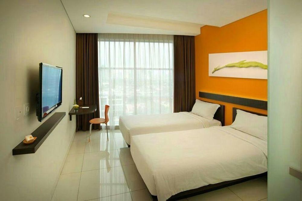 V Hotel Tebet, Jakarta photo 2