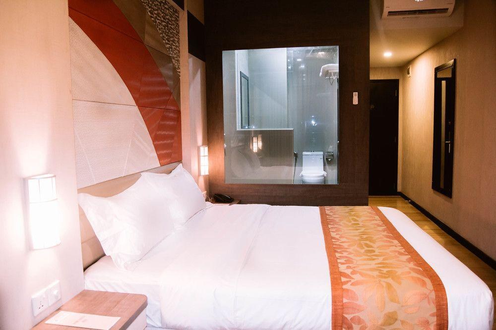 The Golden Bay Hotel Batam photo 3