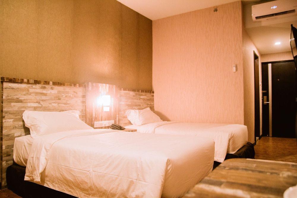 The Golden Bay Hotel Batam photo 4