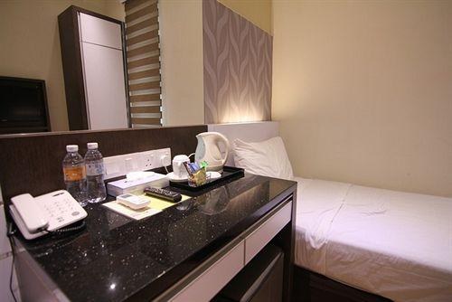 The V Hotel photo 2