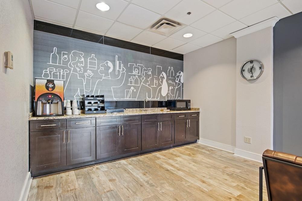 Suburban Studios Orlando - Ocoee/Winter Garden photo 1