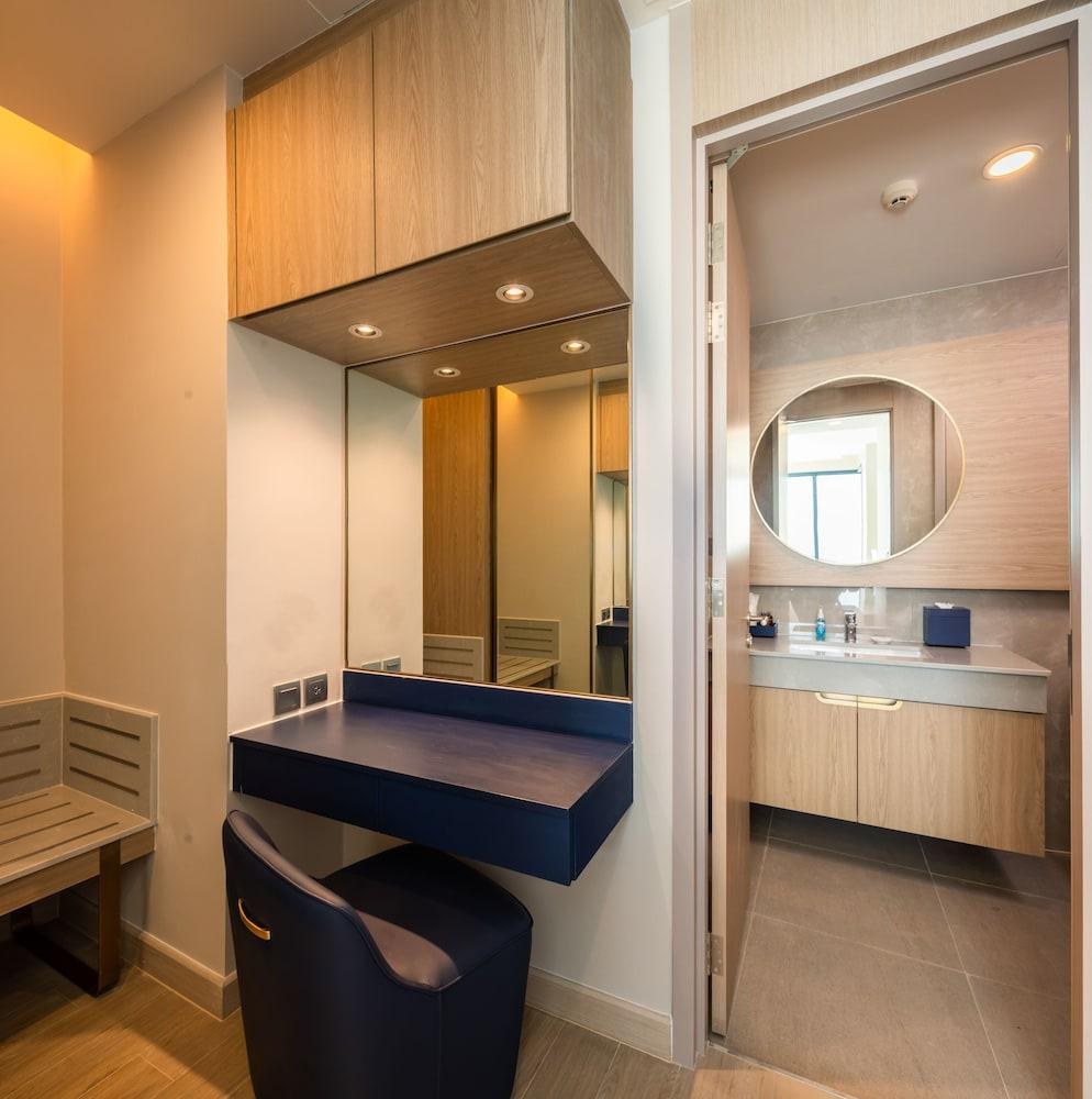 S. Sriracha Hotel and Residence photo 3