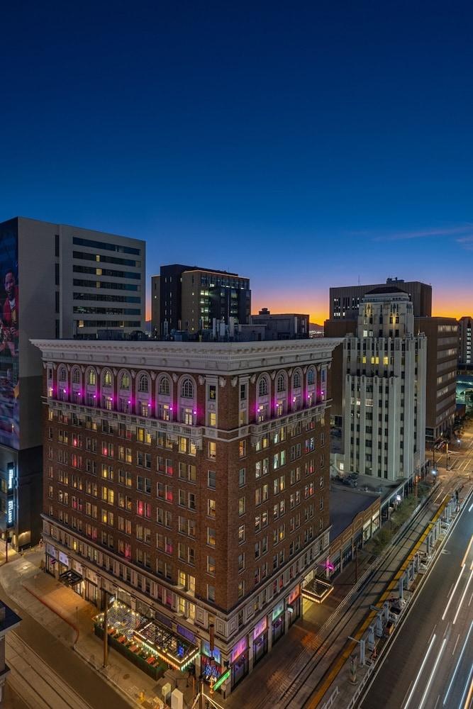Moxy Phoenix Downtown photo 1
