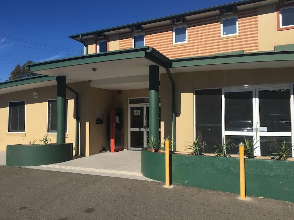 ibis budget Casula Liverpool photo 1