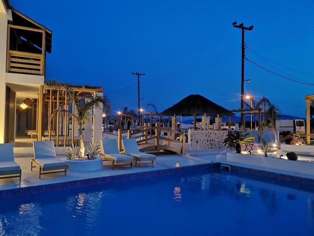 Alia Luxury Suites and Spa photo 4
