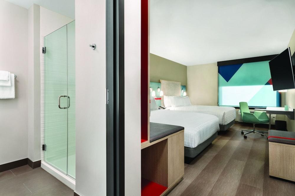 Avid Hotels Cedar Rapids South photo 2