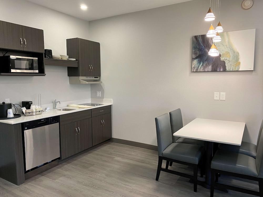 Best Western Plus Executive Residency Antioch Inn photo 3