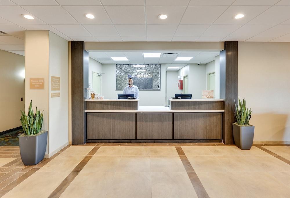 Candlewood Suites Dallas NW Farmers Branch photo 1