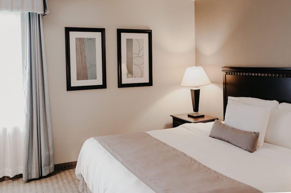 Eastland Suites Hotel & Conference Ctr, Trademark by Wyndham photo 1