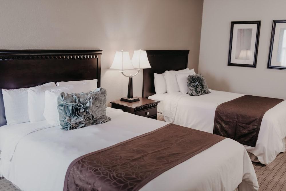Eastland Suites Hotel & Conference Ctr, Trademark by Wyndham photo 4