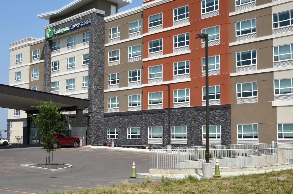 Holiday Inn Express & Suites Edmonton SW - Windermere by IHG photo 1