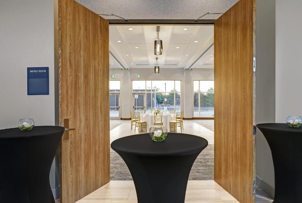 Holiday Inn Express Kingston West by IHG photo 1