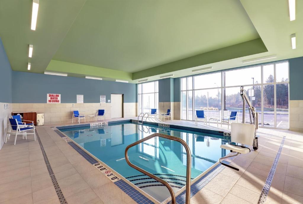 Holiday Inn Express Kingston West by IHG photo 4